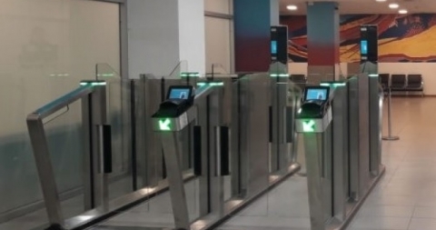 Inauguración puertas biométricas en AIR
