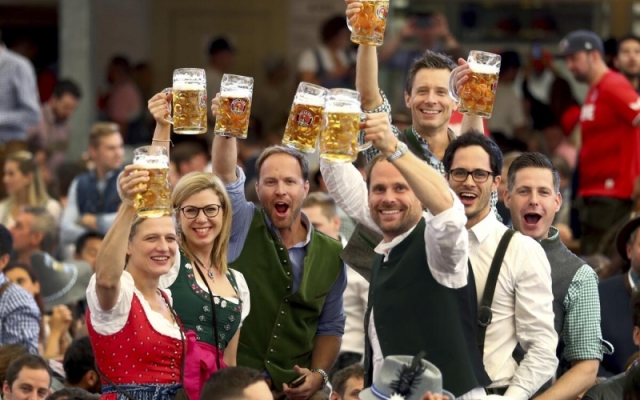 OKTOBERFEST EN BLUMENAU